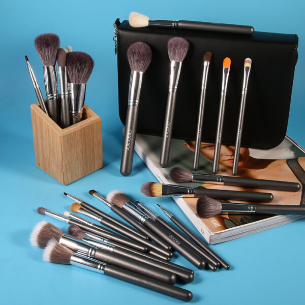 New 29 thread cosmetic brush set - Image 4