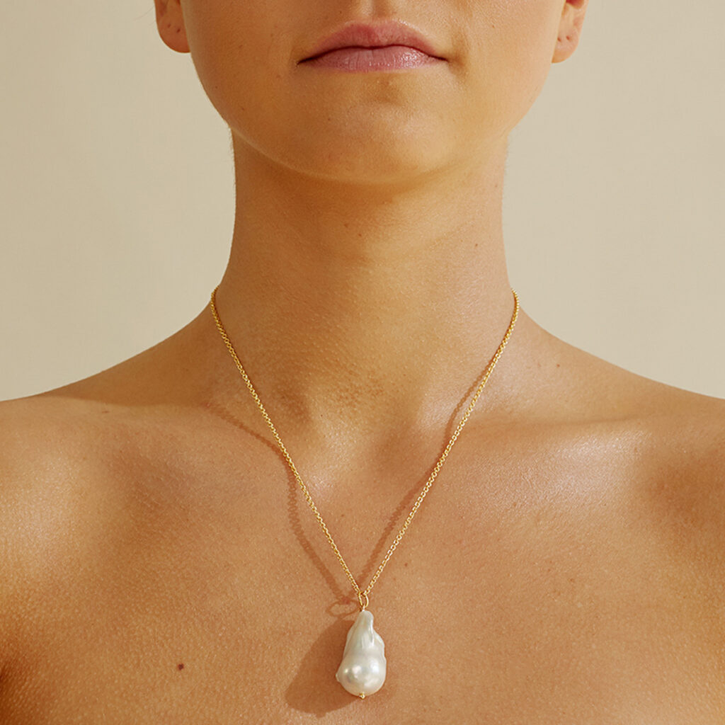 Freshwater Fish Tail Beads Shaped Baroque Pearl Pendant Simple Elegant Necklace