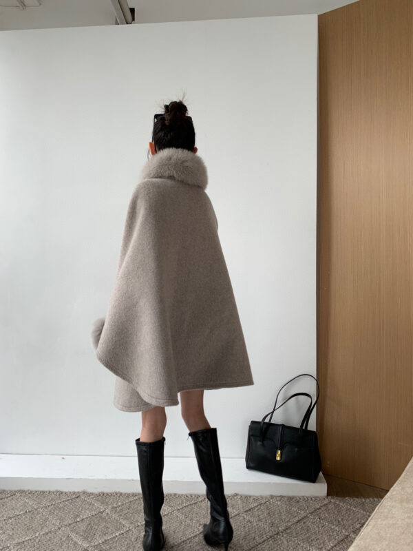 Cape Fox Fur Collar Cashmere Wavy Coat - Image 3