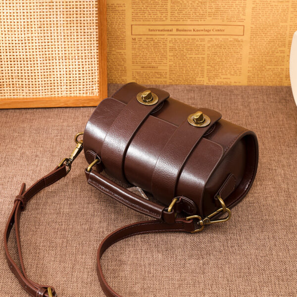 Retro Trendy Messenger Bag Head Layer Cowhide Handbag - Image 4