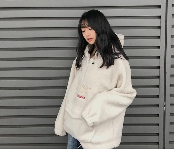 2021 winter new 5252 BY OIOI lamb hair thickening hooded sweater female loose coat - Image 2