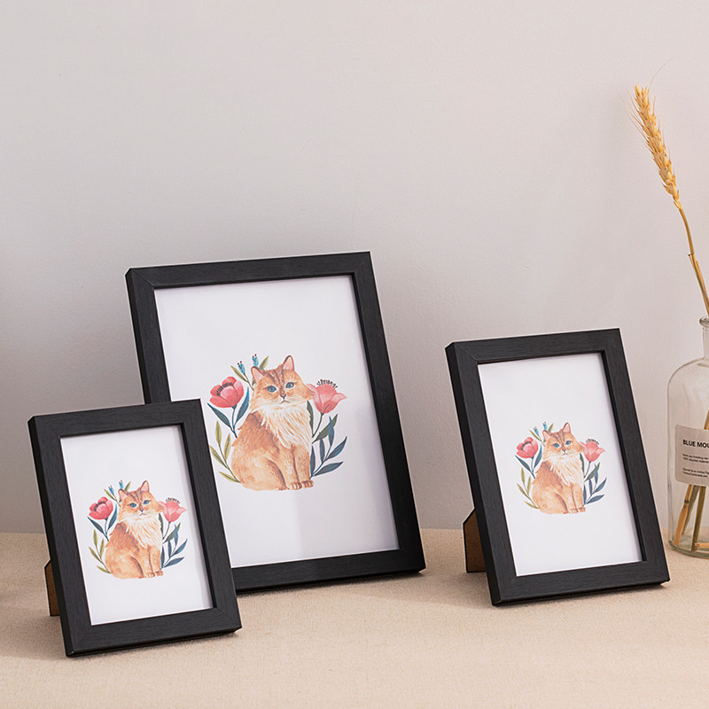 Simple Wooden Photo Frame Set Up Wall Picture