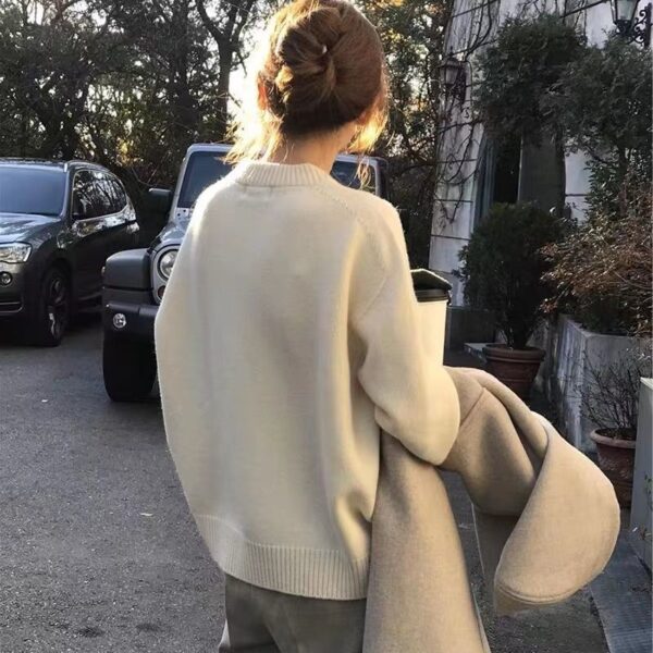 Soft Nuo Gentle Round Neck Pullover Loose Bottoming Sweater For Women - Image 4