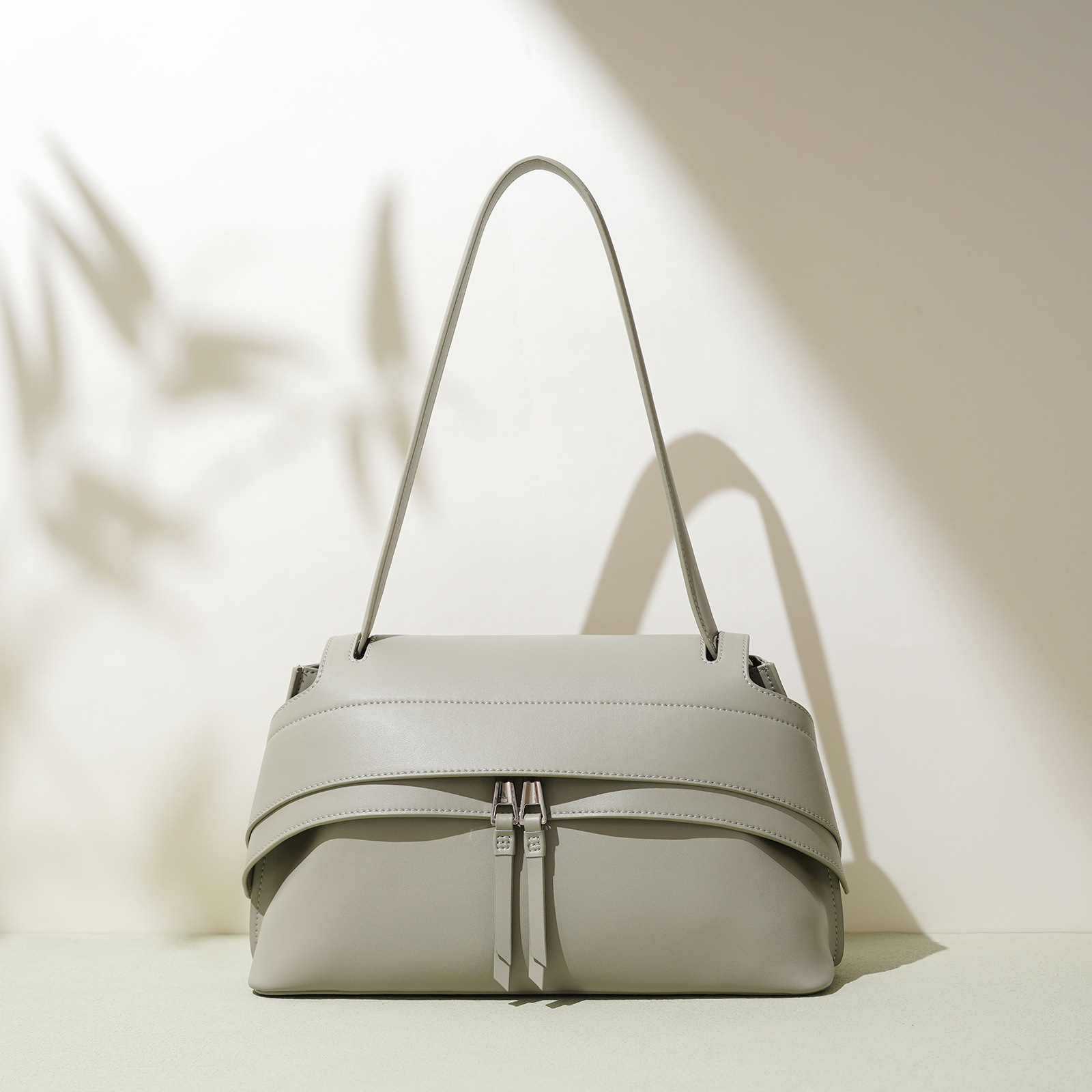 Design Handbag Versatile Travel Saddle Crossbody Bag - Image 6