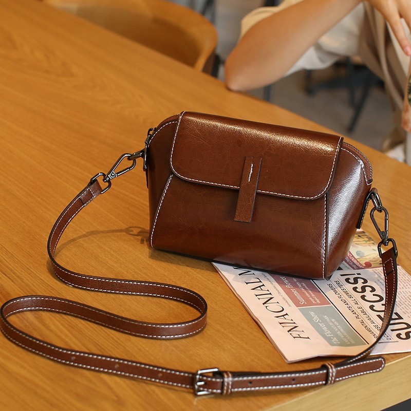 Women's Simple Oil Wax Cowhide Shell Messenger Bag - Image 3