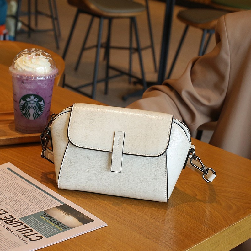 Women's Simple Oil Wax Cowhide Shell Messenger Bag - Image 2